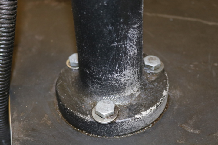 1236061-7 Work table with threading machine & bench drilling machine