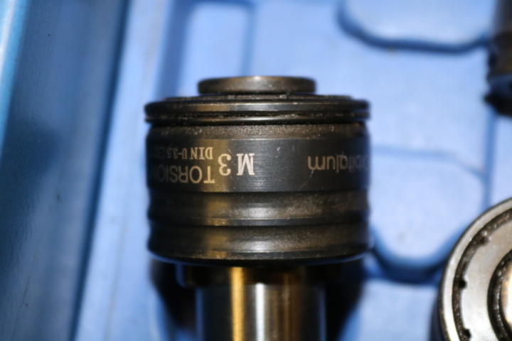 1236061-17 Work table with threading machine & bench drilling machine