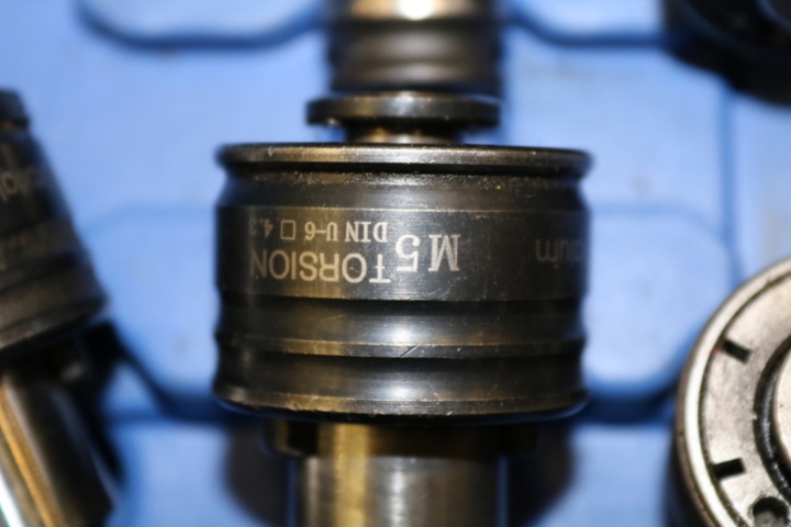 1236061-18 Work table with threading machine & bench drilling machine