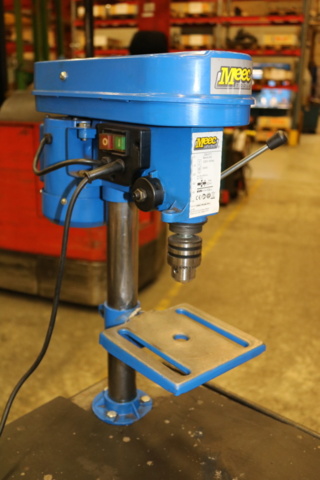 1236061-26 Work table with threading machine & bench drilling machine