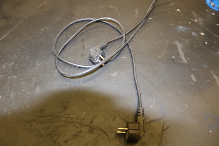 1236061-31 Work table with threading machine & bench drilling machine