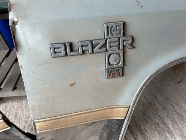 1237354-7 Front fenders Chevrolet K5 Blazer