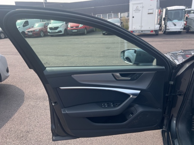 1205476-22 Audi A6 Avant -2020