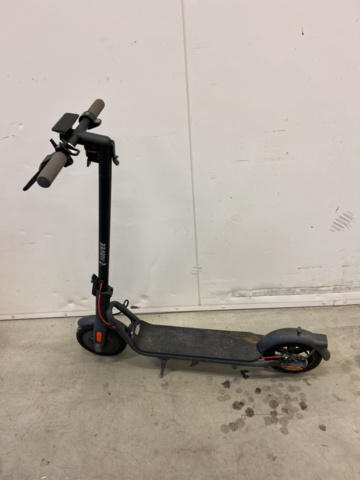 1130338-1 Elsparkcykel Navee