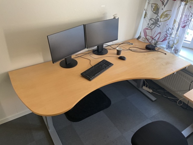 1242258-5 2 st. Skrivbord Höj och sänkbara