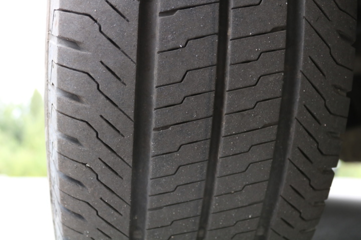 1236066-27 Ford Transit Custom 300 -2022