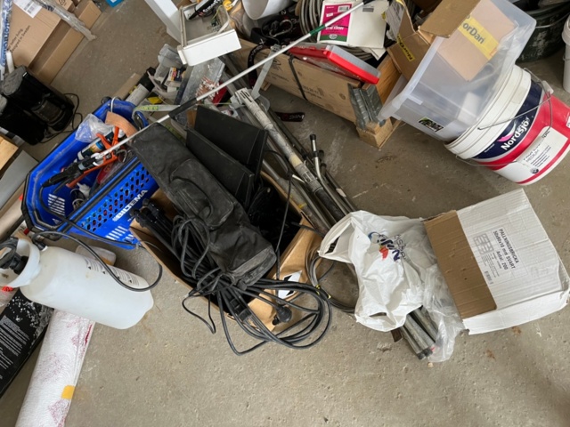 1214915-17 Diverse byggrelaterade objekt