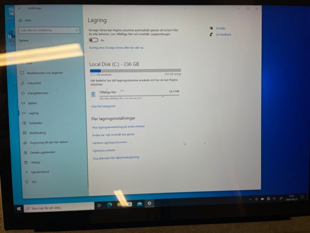 866466-4 Laptop - Microsoft Surface 1769