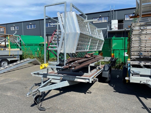 Trailer with new Roofac RSS Fall protection railings 30 meter package ...