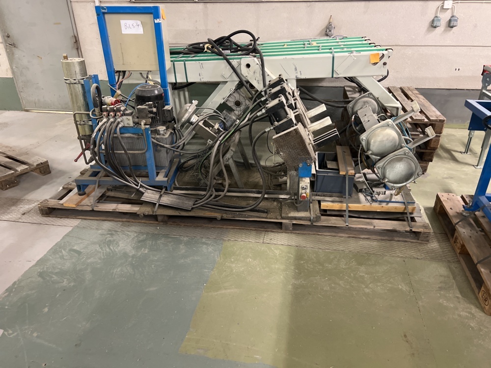 1122109-1 3 st stansautomater för ändbearbetning av aluminiumprofiler – Lantz Teknik AB