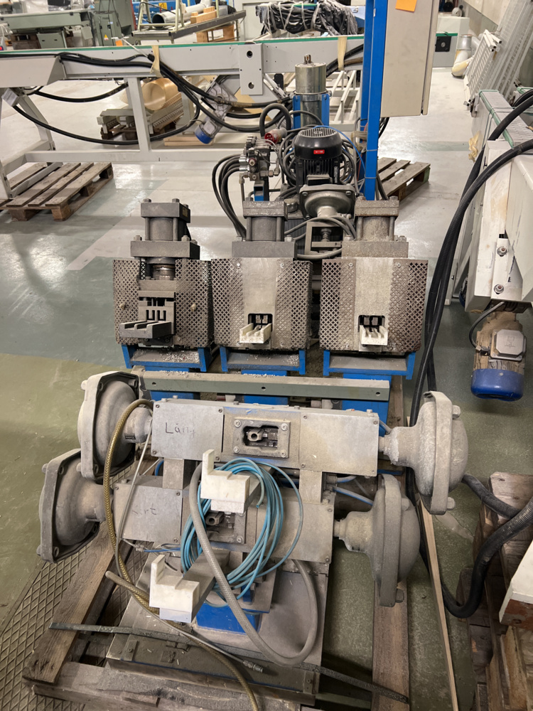 1122109-2 3 st stansautomater för ändbearbetning av aluminiumprofiler – Lantz Teknik AB