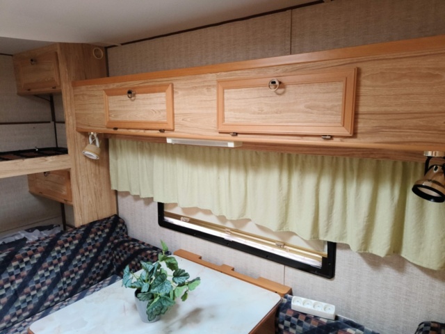 1236853-18 Caravan Kabe Safir 590 GDL -1988 Repair object