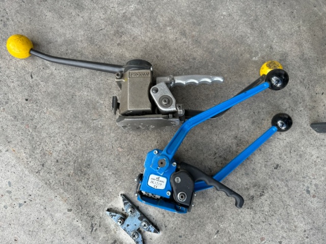 1242705-3 Sheet metal strip roll with off cutter