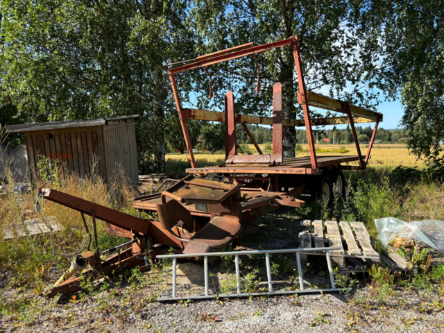 1134884-2 Balsamer trailer New Holland 1006