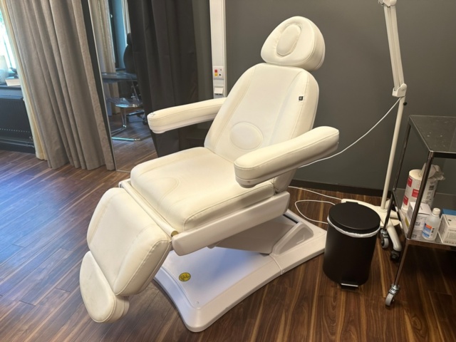 1071933-1 Behandlingsstol el Maxi Weelko