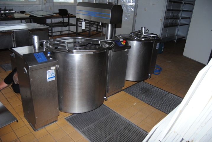 Jøni Foodline cooking pots 100Loch 200L - PS Auction - We value the ...