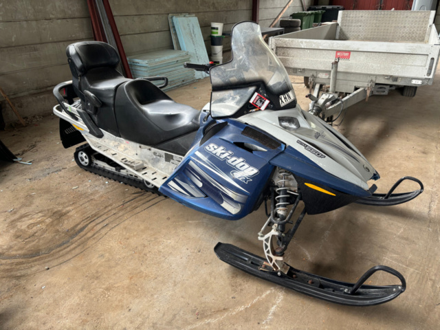 1134990-2 Ski-Doo GTX550 2006