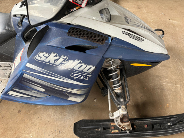 1134990-6 Ski-Doo GTX550 2006