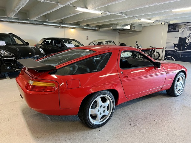 953173-3 Porsche 928 -1989