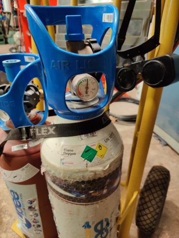 1241879-7 Gas cutting trolley with tubes