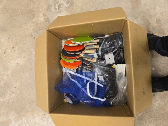 1175220-6 Ping-pong table and accessories