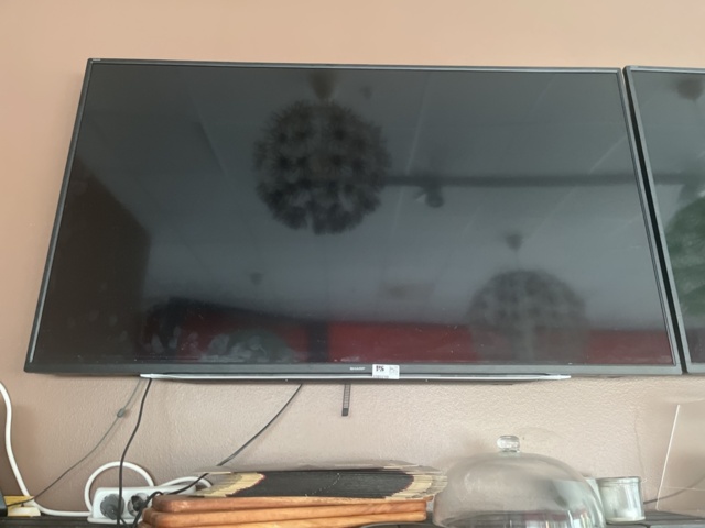 1191719-1 Monitor including wall mount - Sharp