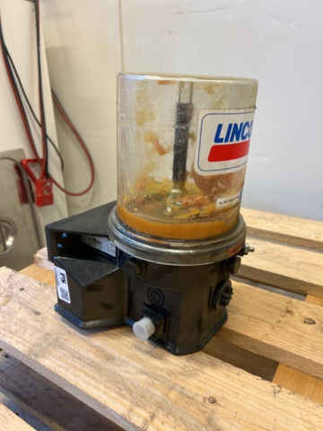 1236080-1 Progressive pump for central lubrication SKF Lincoln P203