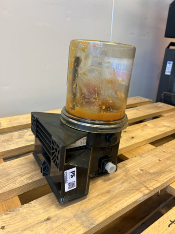 1236080-2 Progressive pump for central lubrication SKF Lincoln P203