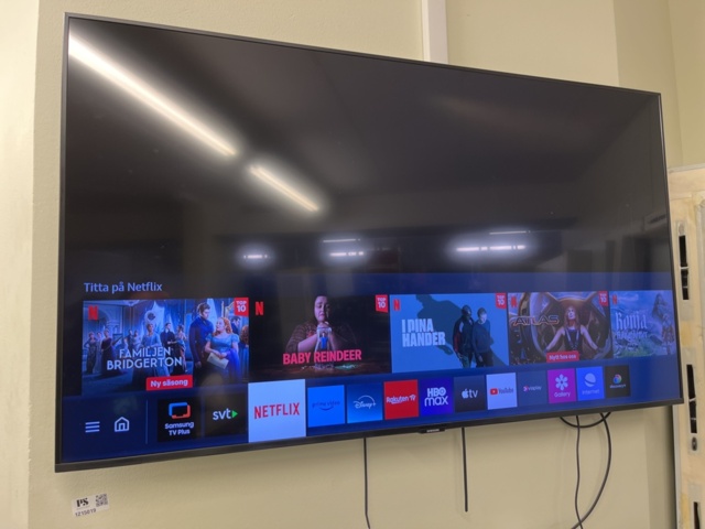 1215019-2 Smart-TV 50” samt mini PC - Samsung/Intel NUC