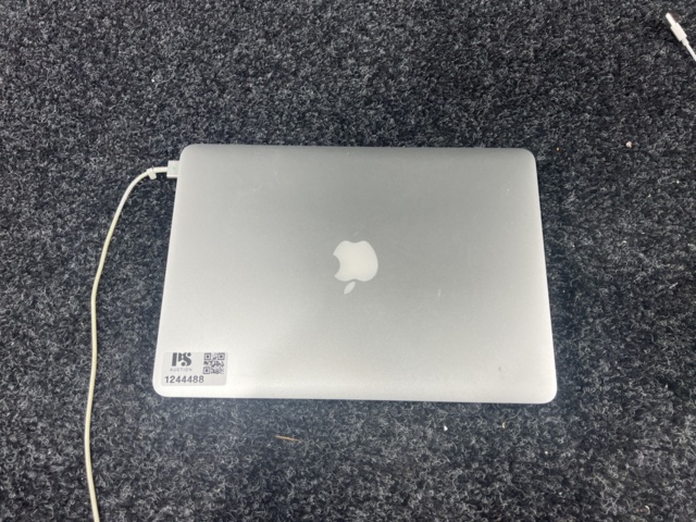 1244488-2 Laptop Apple MacBook Pro 13.3"