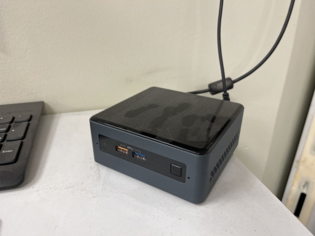 1215019-5 Smart-TV 50” samt mini PC - Samsung/Intel NUC