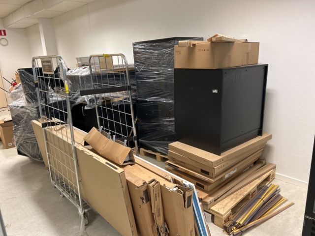 1235008-1 Lot of furniture from Ikea