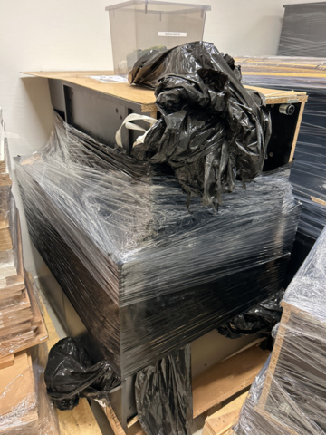 1235008-13 Lot of furniture from Ikea