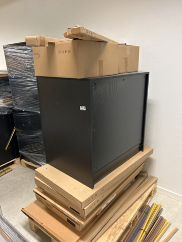 1235008-20 Lot of furniture from Ikea