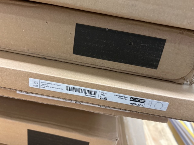 1235008-23 Lot of furniture from Ikea