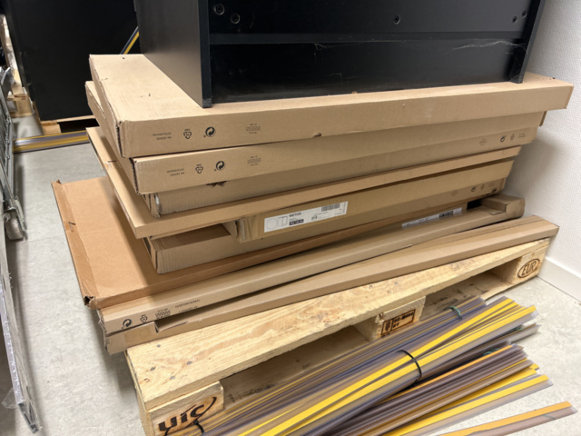 1235008-25 Lot of furniture from Ikea