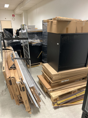 1235008-26 Lot of furniture from Ikea