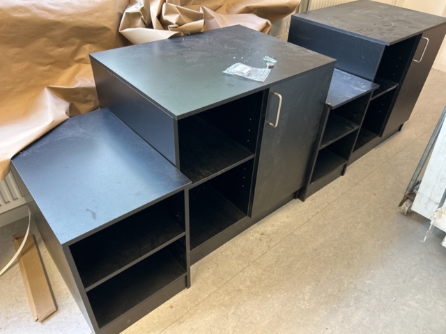 1235008-32 Lot of furniture from Ikea