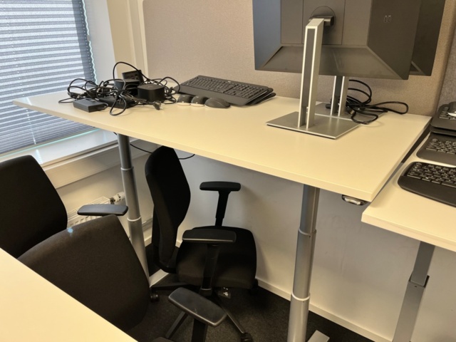 1247328-1 Skrivbord EL 1600x800mm