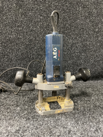 1247969-2 Hand router AEG OFE 630