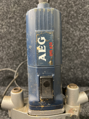 1247969-3 Hand router AEG OFE 630