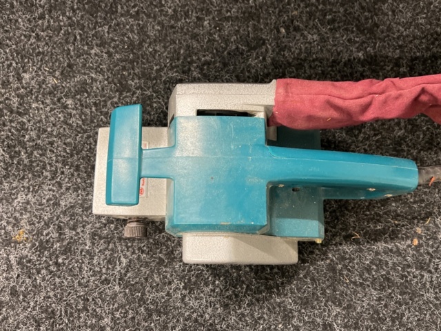 1248010-3 Belt sander Makita 9900B