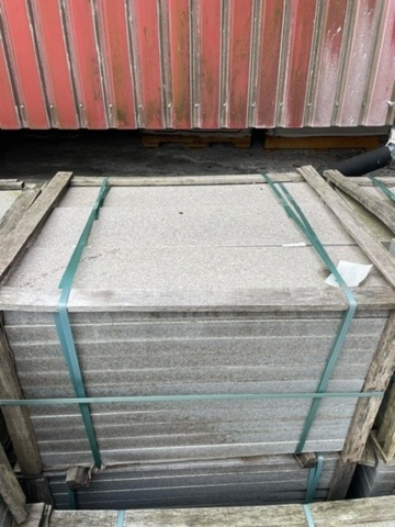 1248250-2 Granithäll Tossene Flammade Fallande längder 600-1200x300x60mm ca 9,5 kvm