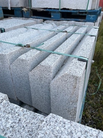 1248287-4 Granitkantsten RFF2 Porto ca 36 m