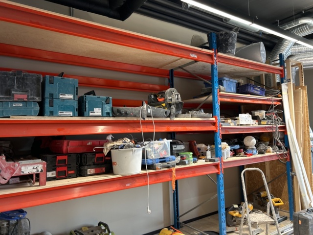 1235050-4 Pallet racking 4 sections with shelves