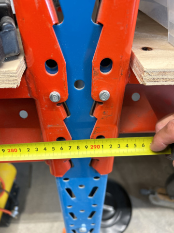 1235050-17 Pallet racking 4 sections with shelves