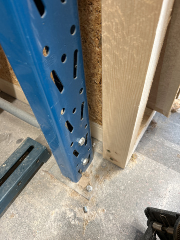 1235050-11 Pallet racking 4 sections with shelves