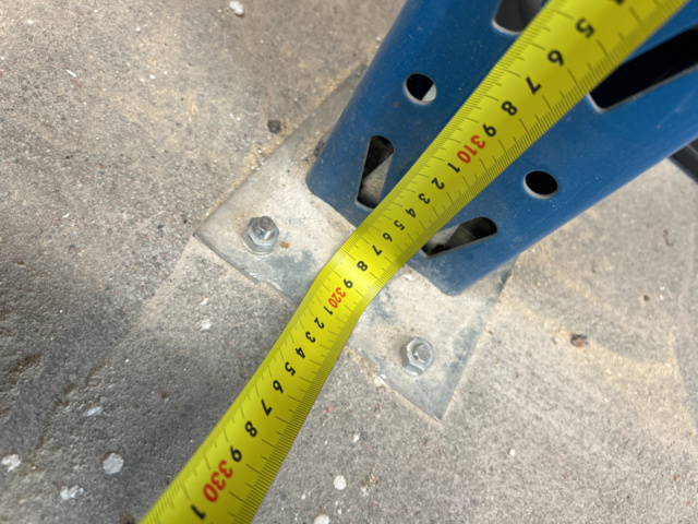 1235050-18 Pallet racking 4 sections with shelves