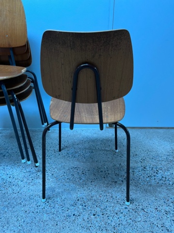 1215054-4 Stackable chairs x6