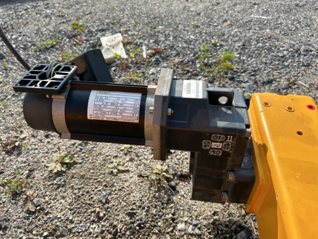 1237465-3 Traverse 1.6 ton Konecranes motor-driven remote controlled